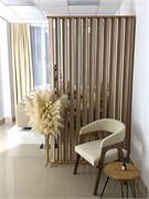 Высота 220 см. Крепится в стену и пол . Перегородка реечная. Ширина от 60 см до 150 см . Подходит для натяжных потолков. Цвет белый, графит, дуб седан, венге. перегородка реечная стена пол 2200 * 1200 дуб