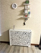 Экран короб для радиатора отопления из МДФ. Решетка для батарей. Цвет Белый . ширина 100 см высота 70 см глубина 18 см Узор Розы. экран короб розы 1000*600 см белый