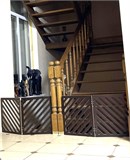 Барьер перегородка для собак .Ограждение для собак. Цвет венге. Высота 58 см ширина 100 мм. барьер полоски 100 венге